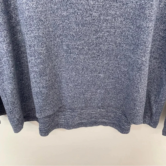 American Eagle Top Woman Large Soft Sexy‎ Blue Plush Long Sleeve V Neck Classic - Picture 3 of 9